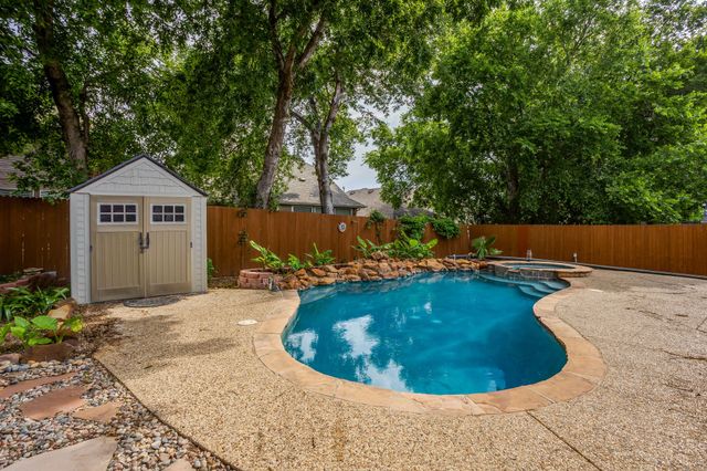 4917 Dougal Avenue, Fort Worth, TX 76137