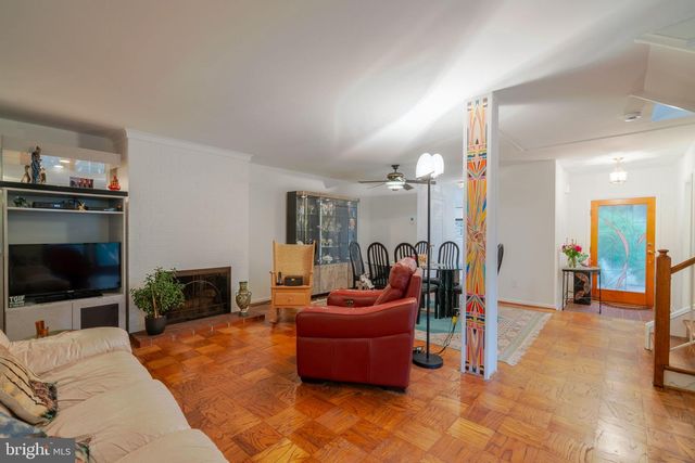 201 GARDEN CT, Falls Church, VA 22046