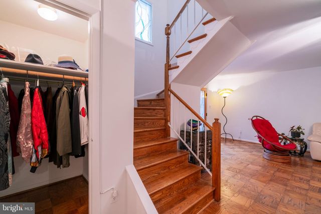 201 GARDEN CT, Falls Church, VA 22046