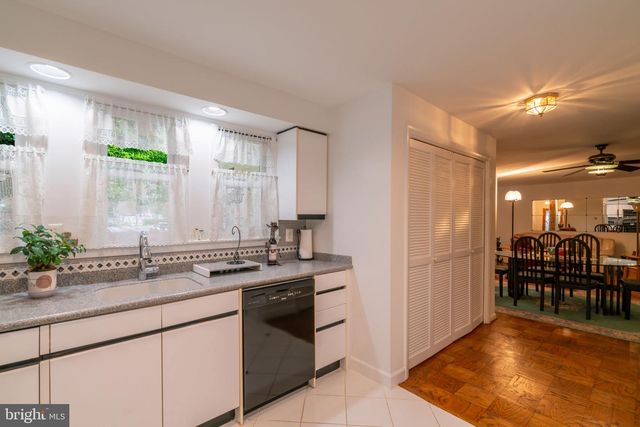 201 GARDEN CT, Falls Church, VA 22046