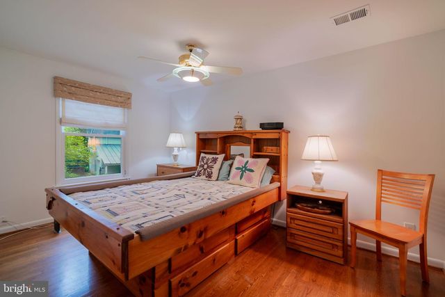 201 GARDEN CT, Falls Church, VA 22046