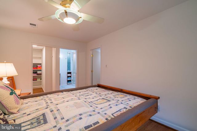 201 GARDEN CT, Falls Church, VA 22046