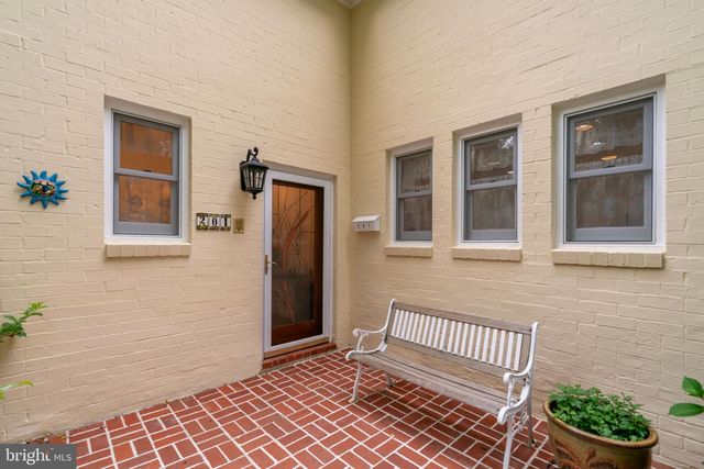 201 GARDEN CT, Falls Church, VA 22046