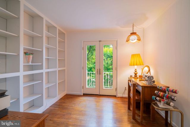 201 GARDEN CT, Falls Church, VA 22046