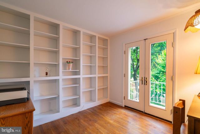 201 GARDEN CT, Falls Church, VA 22046