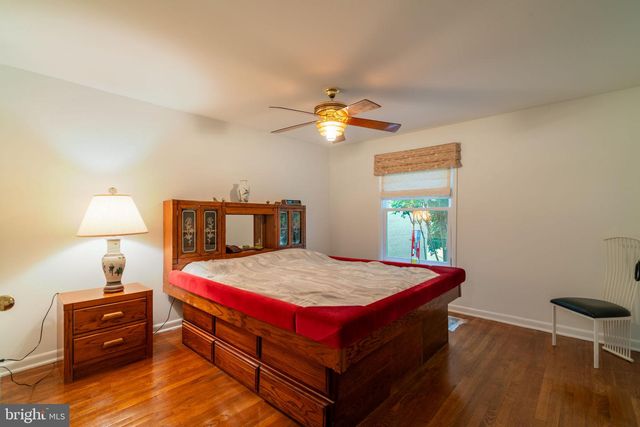 201 GARDEN CT, Falls Church, VA 22046