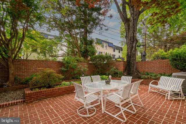 201 GARDEN CT, Falls Church, VA 22046