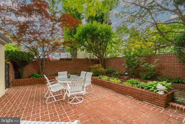 201 GARDEN CT, Falls Church, VA 22046