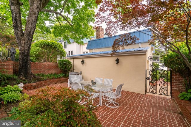 201 GARDEN CT, Falls Church, VA 22046
