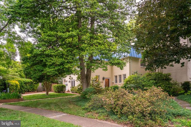 201 GARDEN CT, Falls Church, VA 22046