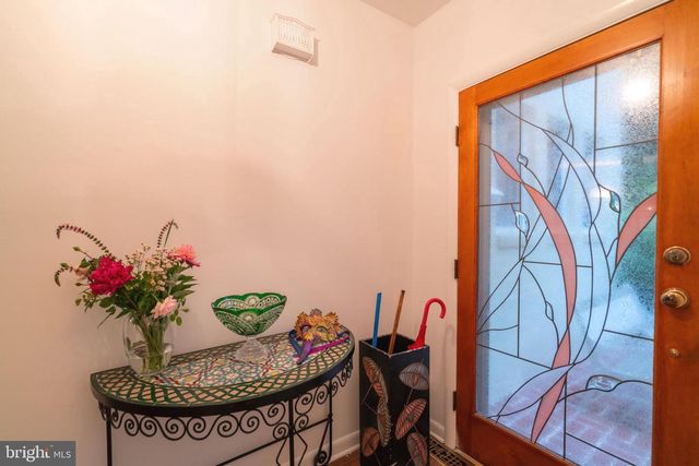 201 GARDEN CT, Falls Church, VA 22046