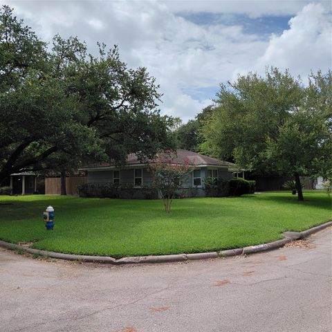 8106 Lorrie Drive, Houston, TX 77025