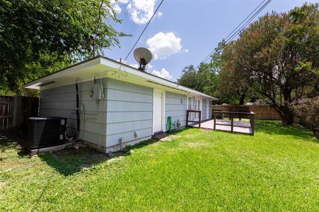 8106 Lorrie Drive, Houston, TX 77025