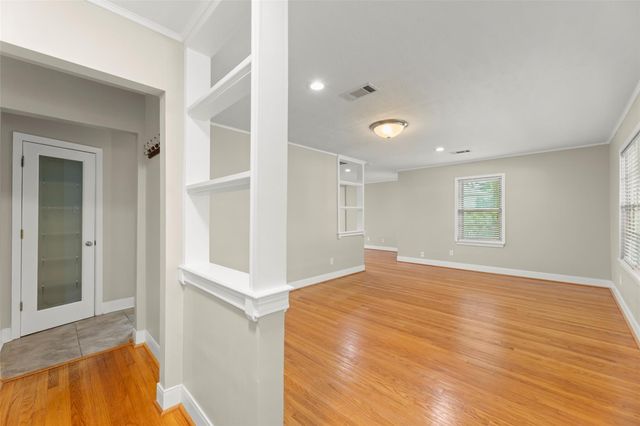 8106 Lorrie Drive, Houston, TX 77025