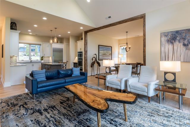 44 Woodland Aster Way, Asheville, NC 28804