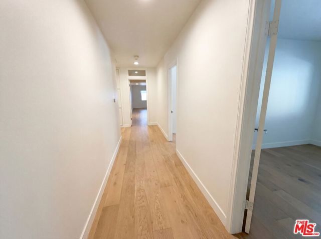 4900 Queen Victoria Road, Woodland Hills (los Angeles), CA 91364