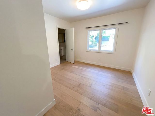 4900 Queen Victoria Road, Woodland Hills (los Angeles), CA 91364