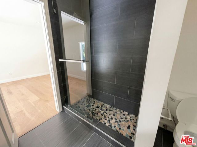 4900 Queen Victoria Road, Woodland Hills (los Angeles), CA 91364