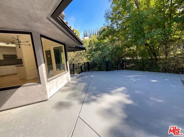 4900 Queen Victoria Road, Woodland Hills (los Angeles), CA 91364