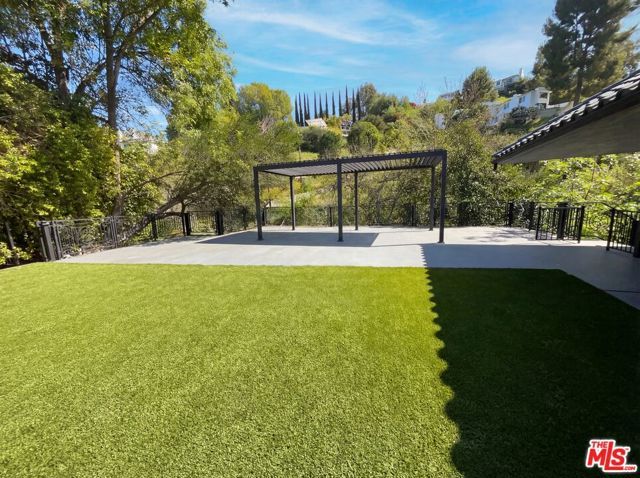 4900 Queen Victoria Road, Woodland Hills (los Angeles), CA 91364