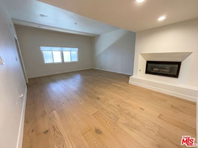 4900 Queen Victoria Road, Woodland Hills (los Angeles), CA 91364