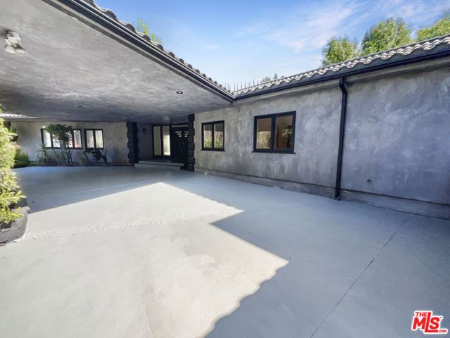 4900 Queen Victoria Road, Woodland Hills (los Angeles), CA 91364