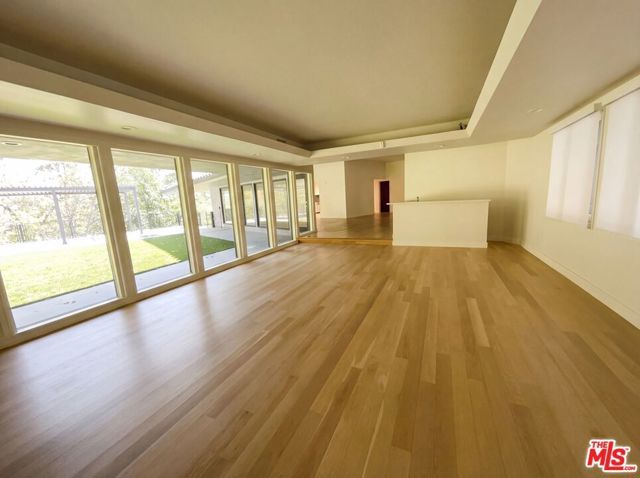 4900 Queen Victoria Road, Woodland Hills (los Angeles), CA 91364