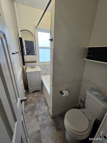 779 E. Main Street 2nd floor, Waterbury, CT 06702