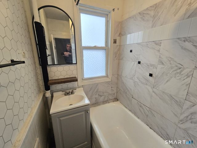 779 E. Main Street 2nd floor, Waterbury, CT 06702