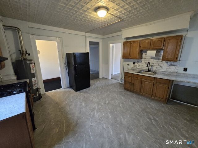 779 E. Main Street 2nd floor, Waterbury, CT 06702