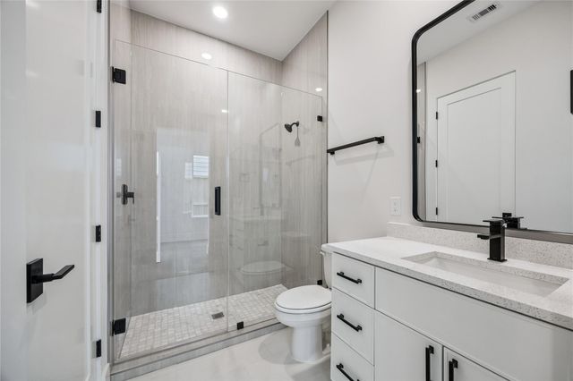 227 E 26th Street, Houston, TX 77008