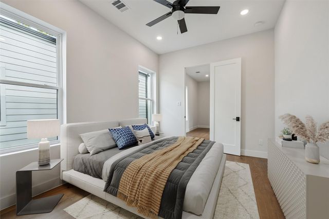 227 E 26th Street, Houston, TX 77008