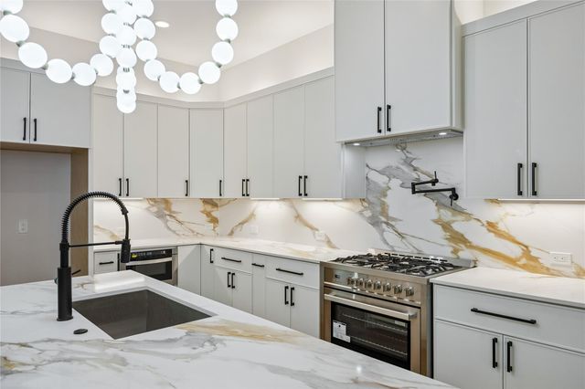 227 E 26th Street, Houston, TX 77008