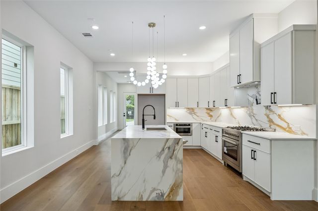 227 E 26th Street, Houston, TX 77008