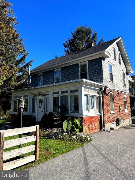 15 SINGER AVE, Paradise, PA 17562