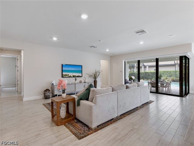 12905 Hadley CT, Fort Myers, FL 33913