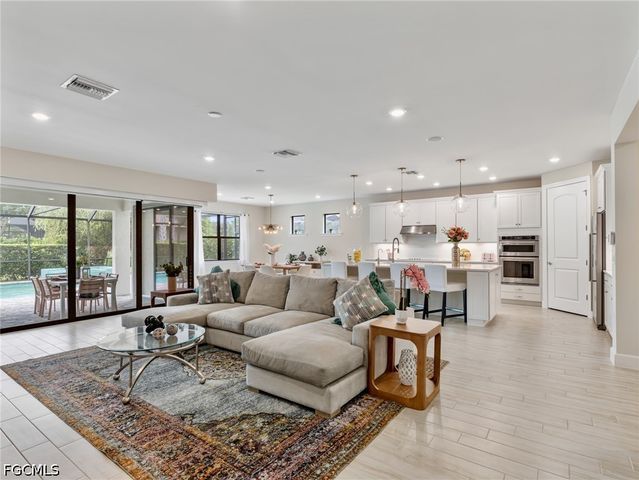 12905 Hadley CT, Fort Myers, FL 33913