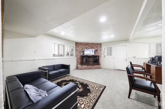 4359 Di Giorgio Road, Bakersfield, CA 93307