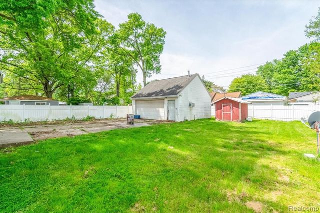 10090 Sterling Street, Romulus, MI 48174