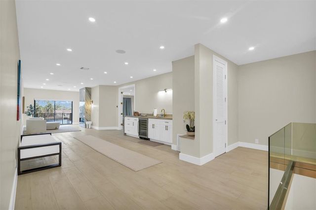 319 S Riverside Drive, Pompano Beach, FL 33062