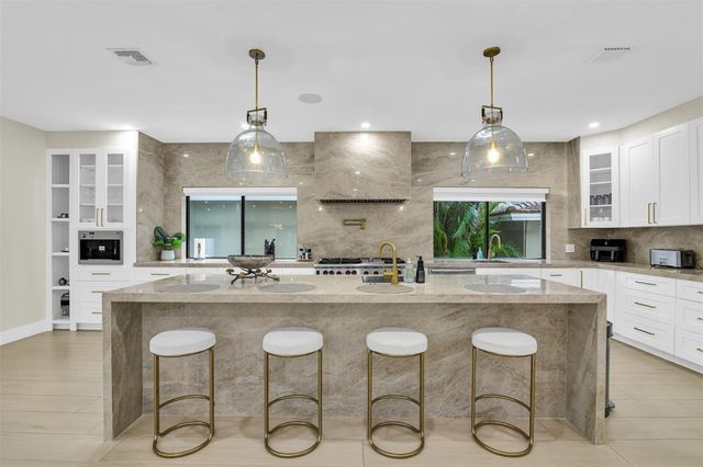 319 S Riverside Drive, Pompano Beach, FL 33062