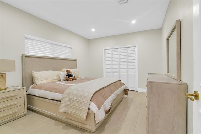 319 S Riverside Drive, Pompano Beach, FL 33062