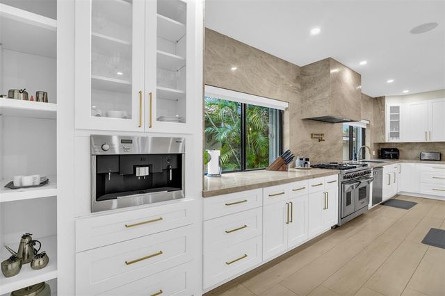 319 S Riverside Drive, Pompano Beach, FL 33062