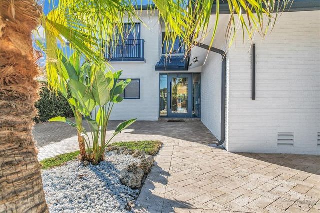 319 S Riverside Drive, Pompano Beach, FL 33062