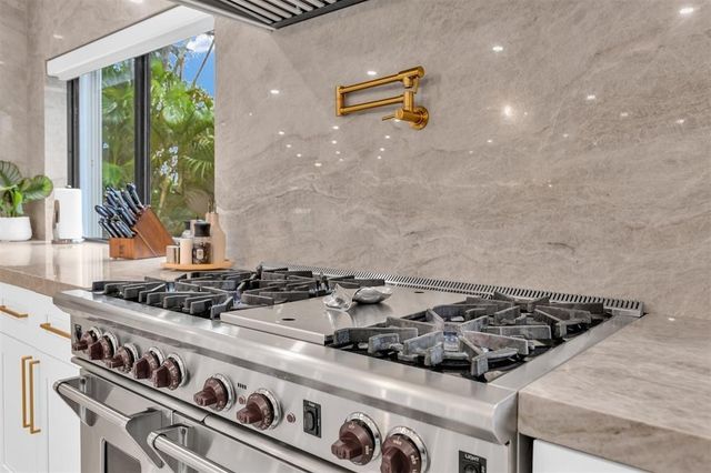 319 S Riverside Drive, Pompano Beach, FL 33062