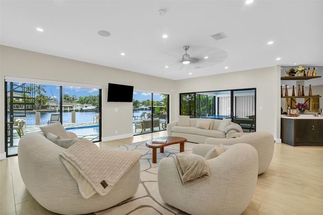 319 S Riverside Drive, Pompano Beach, FL 33062