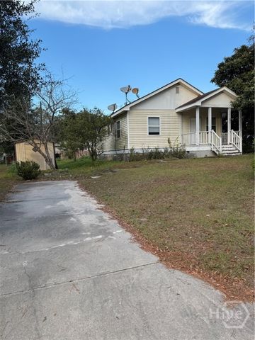 2106 Auburn Street, Savannah, GA 31404