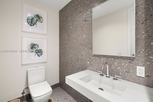 8701 Collins Ave 705, Miami Beach, FL 33154