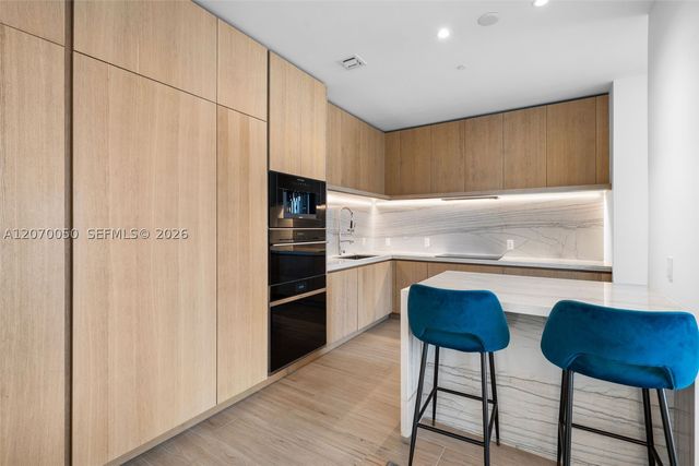 8701 Collins Ave 705, Miami Beach, FL 33154
