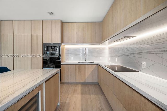 8701 Collins Ave 705, Miami Beach, FL 33154